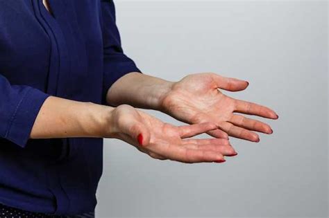 Лечение болей в суставах рук - эффективные средства